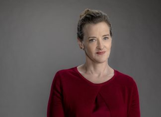 Joan Cusack negocia para viver Julia Child em série da HBO Max