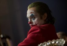 Crítica: Coringa é um apaixonado e anárquico exercício de atuação de seu protagonista