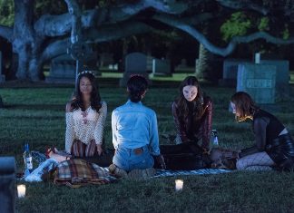 Crítica: Light as a Feather, a filha prematura de Pretty Little Liars e Premonição