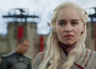 Emilia Clarke revela de quem era o copo de café que apareceu no episódio de ‘Game of Thrones’