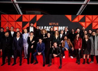 Elenco e fãs se reúnem para celebrar o legado de La Casa de Papel La Casa de Papel