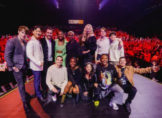 Netflix, HBO Max e Prime Video dominaram o terceiro dia de CCXP22, com painéis recheados de surpresas