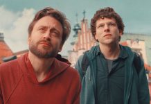 ‘A Verdadeira Dor’: Searchlight Pictures disponibiliza trailer do drama estrelado por Jesse Eisenberg e Kieran Culkin