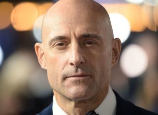 ‘Neuromancer’: Mark Strong entra pro elenco da adaptação do romance de William Gibson