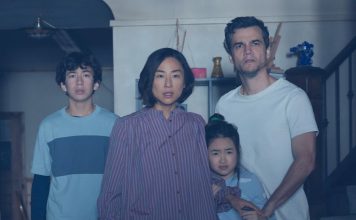 ‘A Última Casa’: Netflix divulga trailer oficial do longa de suspense estrelado por Wagner Moura e Greta Lee
