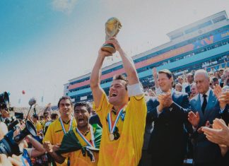 Aquecimento para o Hexa: Netflix lança coleção de histórias do futebol para maratonar na plataforma