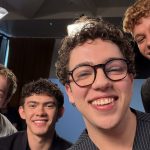 Netflix reúne protagonistas de ‘Quinze Dias’ e ‘Heartstopper’ para anunciar chegada do filme brasileiro ao streaming em agosto
