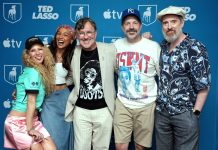 ‘Ted Lasso’: AppleTV realiza evento no Kansas em homenagem à série e ao lançamento da quarta temporada
