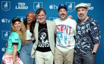 ‘Ted Lasso’: AppleTV realiza evento no Kansas em homenagem à série e ao lançamento da quarta temporada